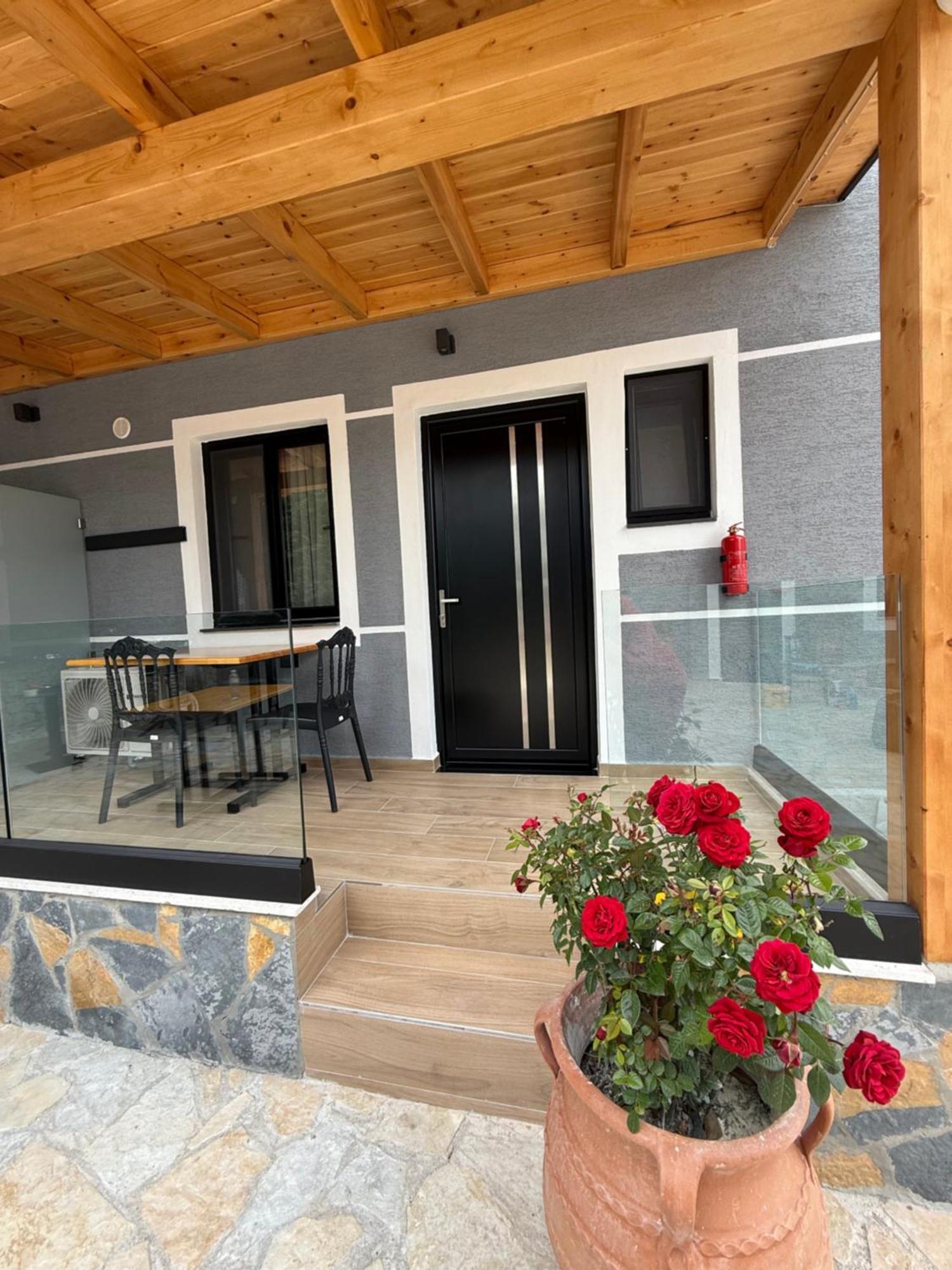 Vila La Familia Ksamil Exterior photo